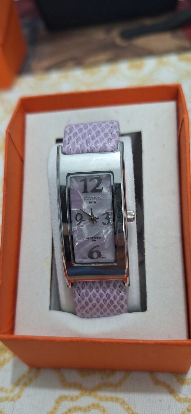 Activa Womens Watch Water Resist Swiss Movt Lavender Leather Band. Excellent!